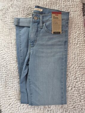 NWT Levi’s 314 Shaping Straight Stellar Stretch Jeans 27